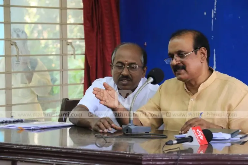 Vellappally Natesan swindled Rs 1600 crore from SNDP, alleges T. P. Senkumar