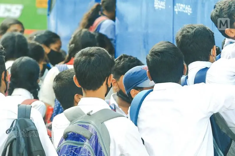 Free bus travel for students from extremely poor families in Kerala