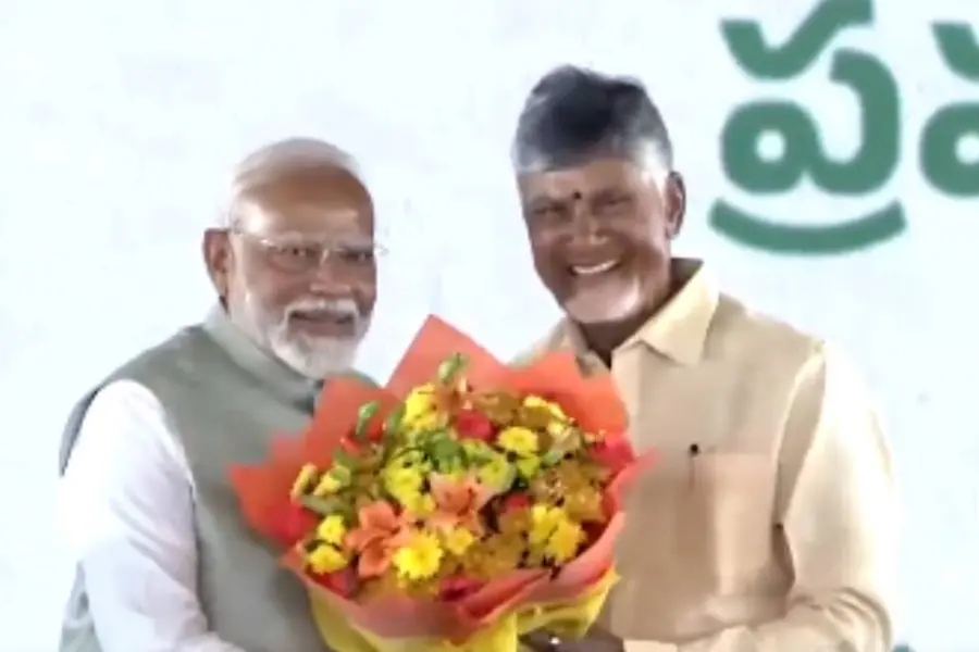 ആന്ധ്രാ മുഖ്യമന്ത്രിയായി ചന്ദ്രബാബു നായിഡു അധികാരമേറ്റു; പവൻ കല്യാൺ ഉപമുഖ്യമന്ത്രി, ചടങ്ങിന് മോദിയും