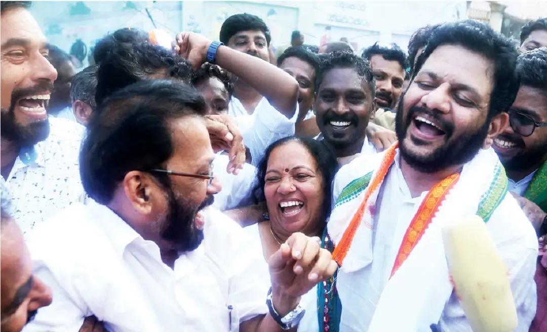 VK Sreekandan celebrating with party workers after victory