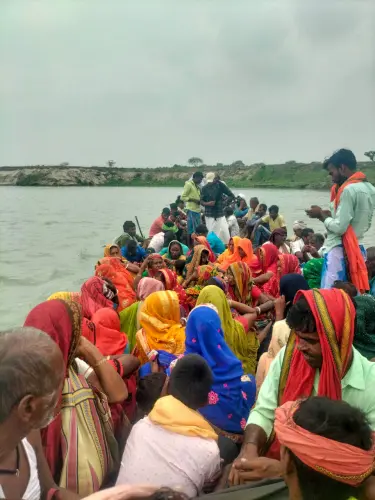 Voters leave to cast their votes in Jharkhand | Photo: ANI