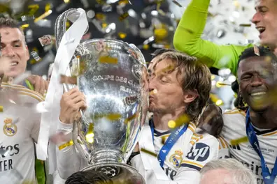 Real Madrid defy Dortmund to win 15th Champions League