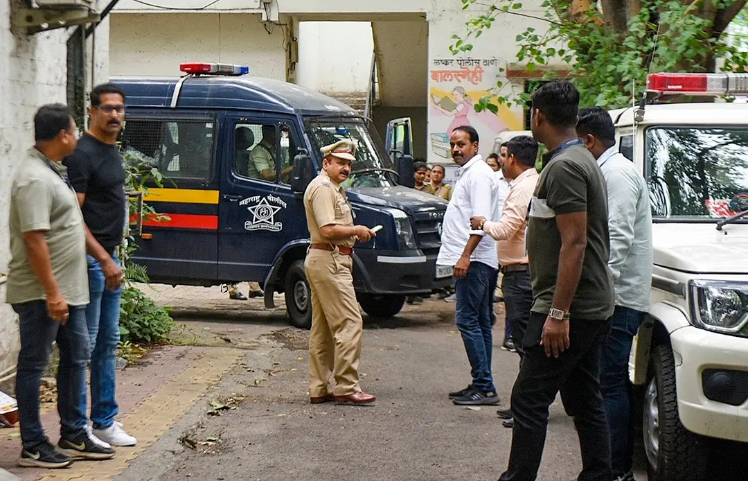 Two doctors of the Sassoon General Hospital being taken into police custody after their arrest for alleged manipulation of blood samples and destruction of evidence in the case of a car accident involving a 17-year-old boy, in Pune | Photo: PTI