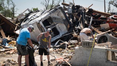 US: Tornadoes rip through Texas, Oklahoma and Arkansas; at least 15 ...