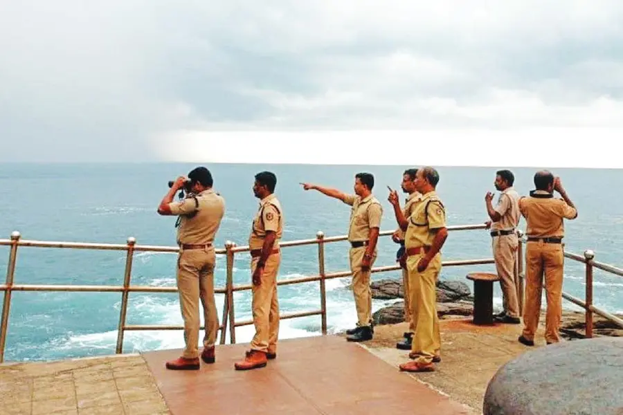 തീരദേശ പോലീസിന് തോക്കും ഗ്രനേഡുകളും ഉപയോഗിക്കാൻ നിർബന്ധിത പരിശീലനം