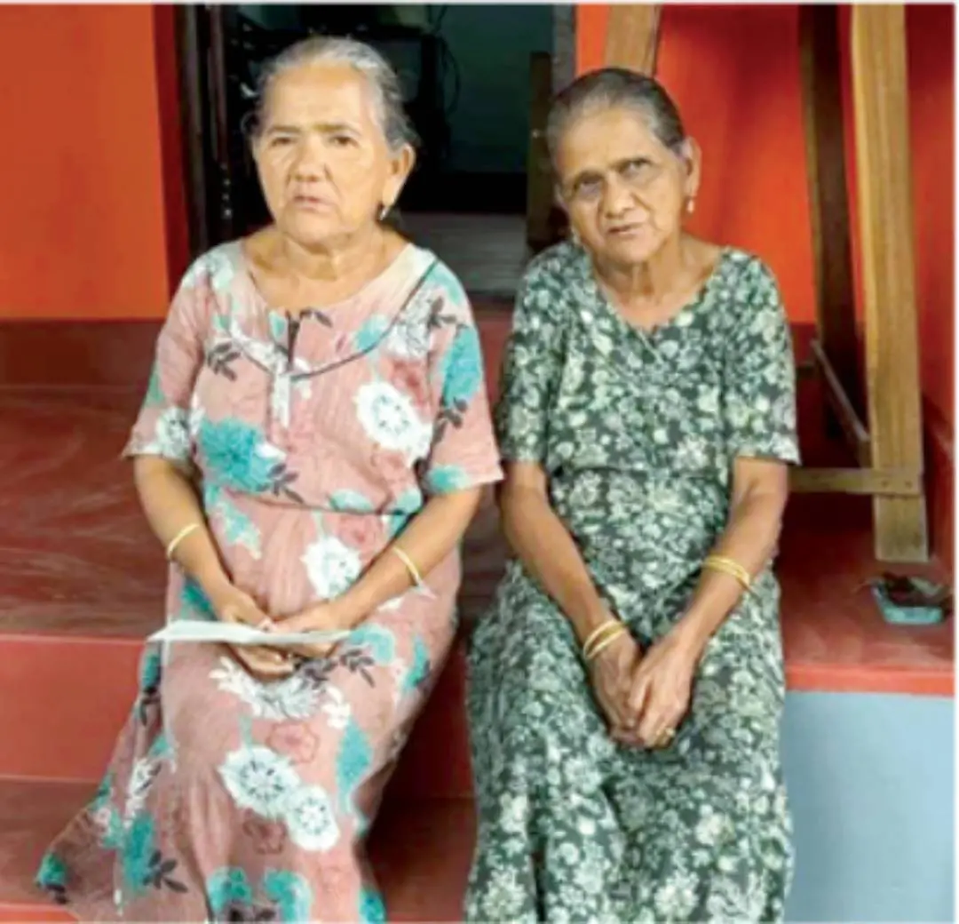 Lakshmi with her sister Meenakshi