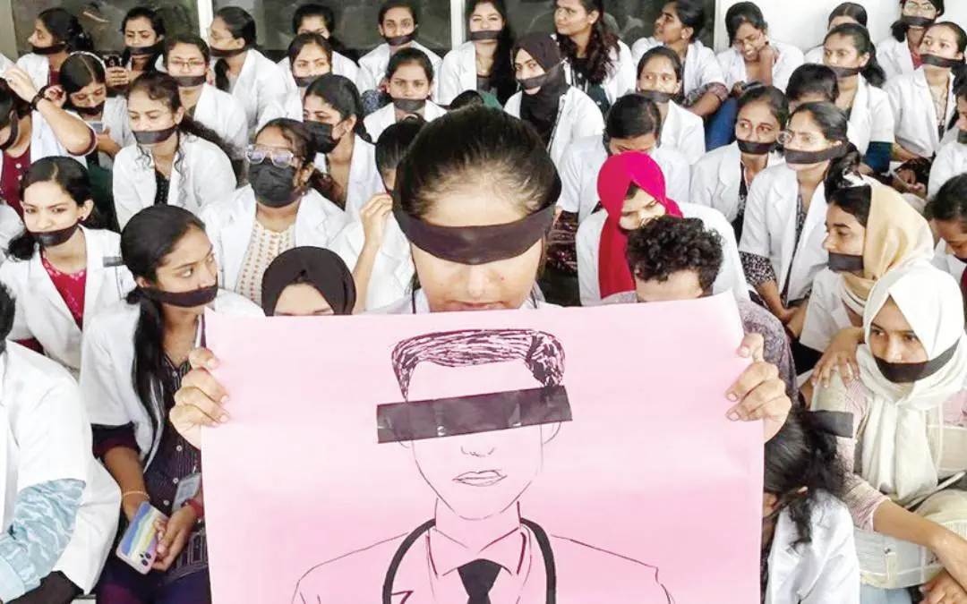 students protesting | Photo: MBI