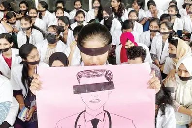 Students of Idukki Medical College start indefinite strike demanding facilities