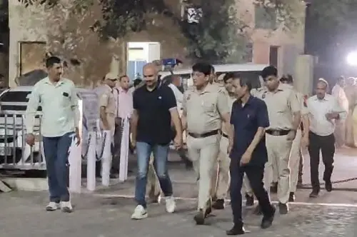 Delhi CM Arvind Kejriwal's aide Bibhav Kumar being brought to Tis Hazari Court in the case of alleged assault on AAP MP Swati Maliwal, in New Delhi on Saturday. l Photo: PTI