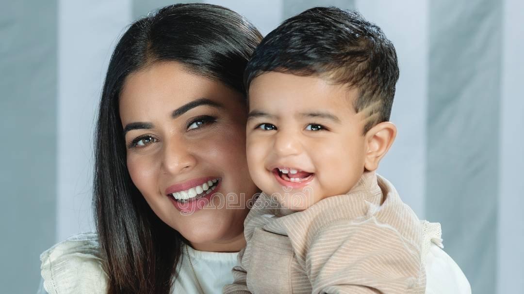 'കല്യാണത്തിന് മുന്നേ ഗര്‍ഭിണിയാവേണ്ടായിരുന്നു എന്നുപറഞ്ഞ് അന്ന് ...