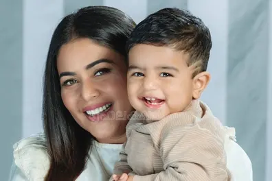 Embracing motherhood and stardom while silencing trolls