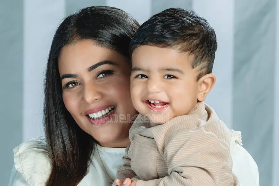 Embracing motherhood and stardom while silencing trolls