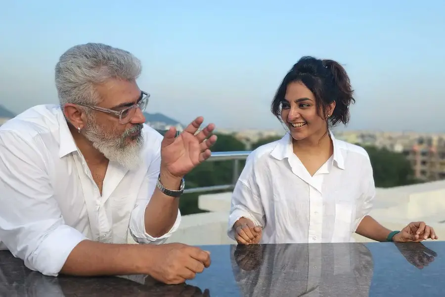 Manju Warrier shares candid pics with Ajith, fans go frenzy