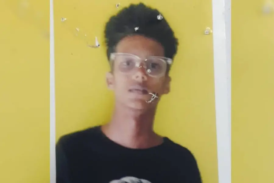 Dead body of youth with stone tied recovered at Yakkara river