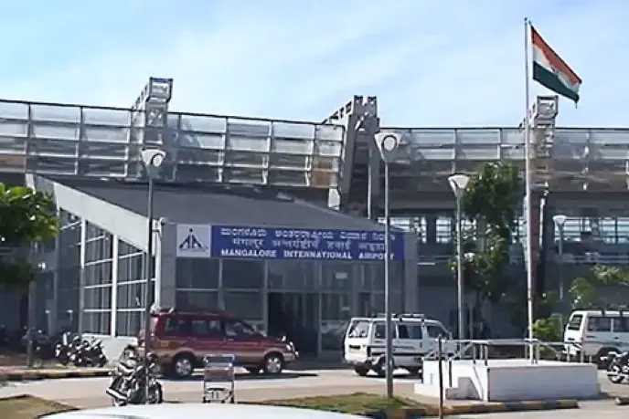 Two Malayalis nabbed from Mangaluru airport for smuggling gold weighing over 2.5 kg