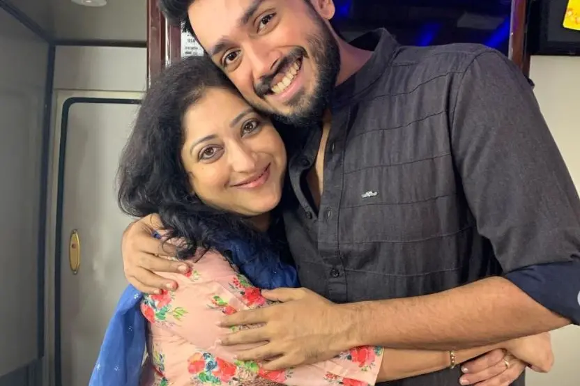 When Kalidas Jayaram met his on-screen mother after 21 years; see pic