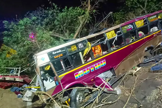 Four killed as bus falls into gorge in Yercaud, several injured ...