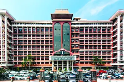 Illegal financial dealings case: HC sends notices to 12 including CM, Veena Vijayan