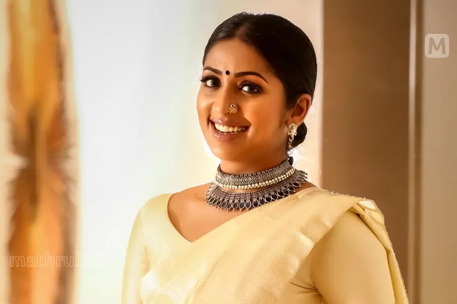 Cannot claim motherhood to non-existent child, quips Navya Nair