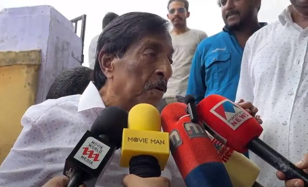 Sreenivasan addressing media after voting