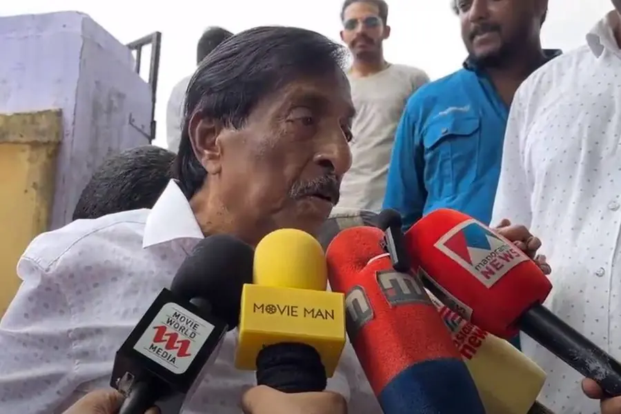 Actor Sreenivasan denounces democracy as a flawed system