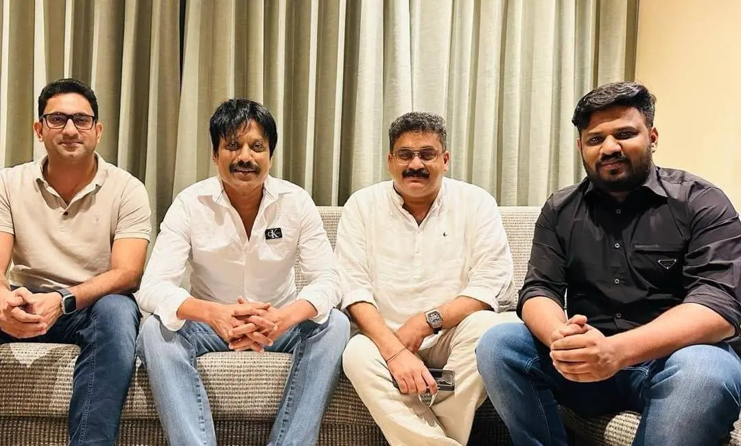 SJ Suryah with the crew of his upcoming Malayalam movie