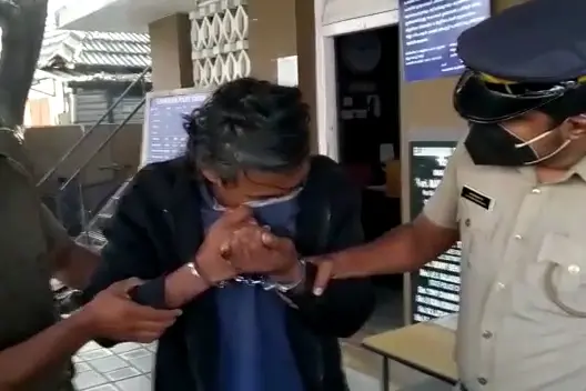 Police officer injured in attack by thief in Edappally