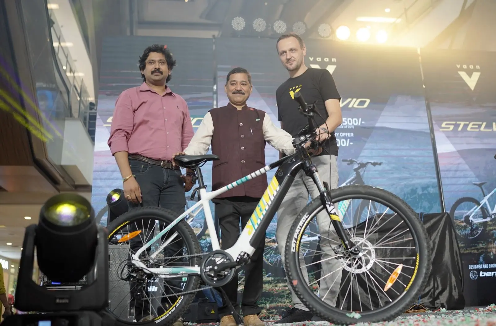 Jithu Sukumaran Nair, Sunil Mukundan, Ivan Vukomanović with the newly launched Electric Mountain Bike 'Stelvio'