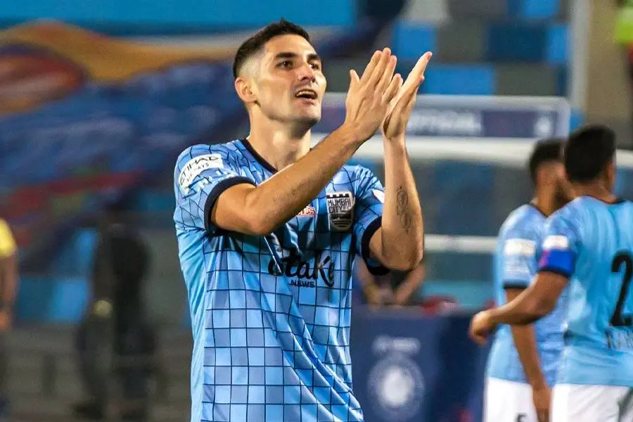Mumbai City breezes past Kerala Blasters 4-0 to reclaim top spot