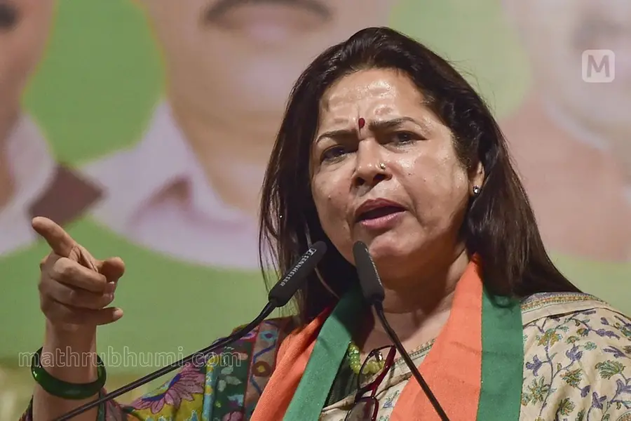 Union Minister Meenakshi loses cool as crowd refuses to chant 'Bharat Mata Ki Jai' in Kozhikode