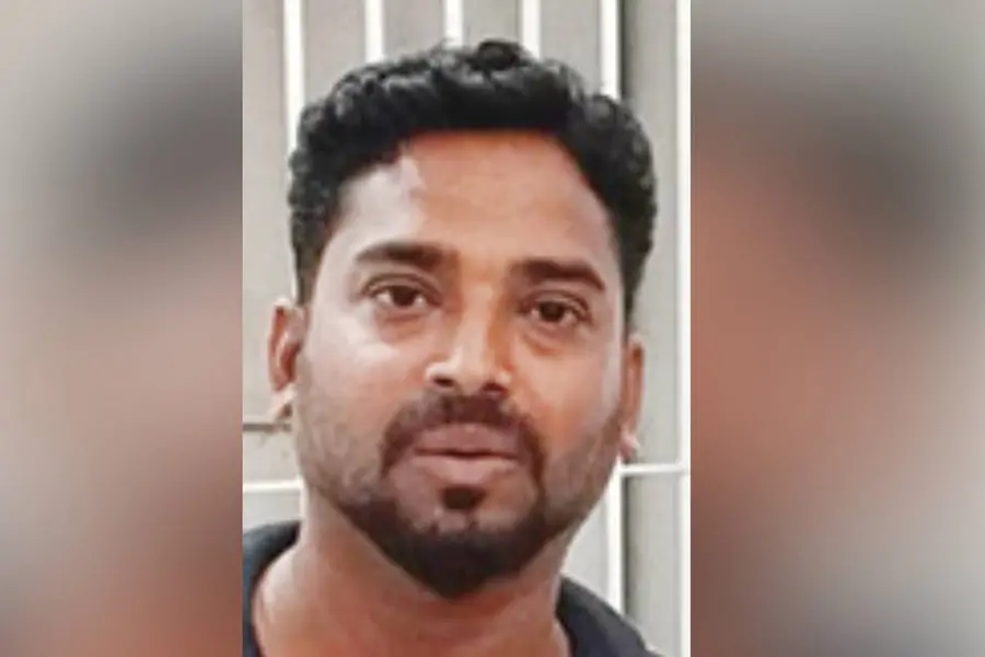 Bank manager steals 2 expensive mobile phones from Kumily shop, arrested