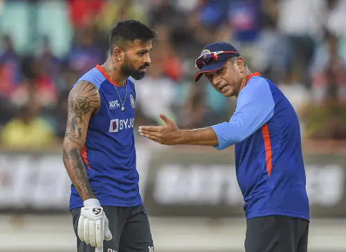 Rahul Dravid with Hardik Pandya | PTI