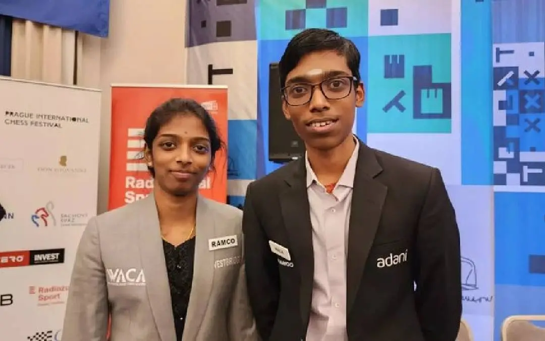 R Praggnanandhaa (R) and R Vaishali (L). | twitter.com/ddsportschannel
