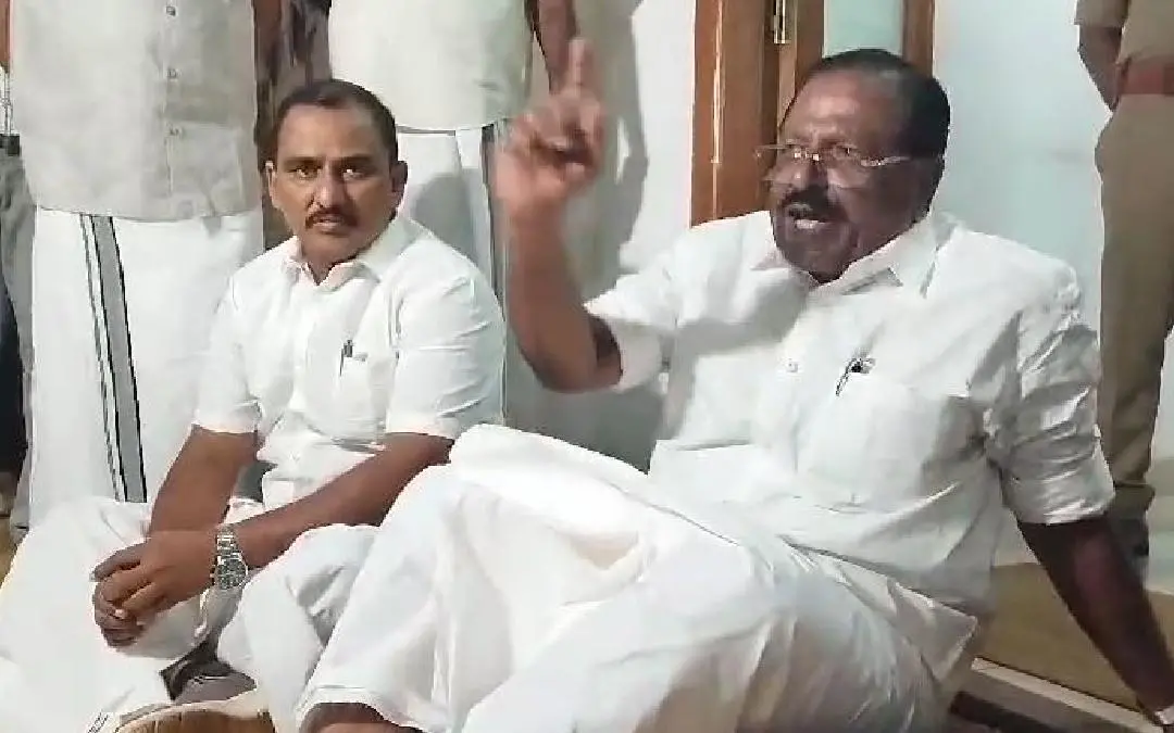 Rajmohan Unnithan stages protest at the Collectorate