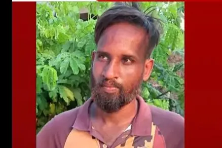 Fruit vendor arrested for flashing woman pedestrian in Kasaragod