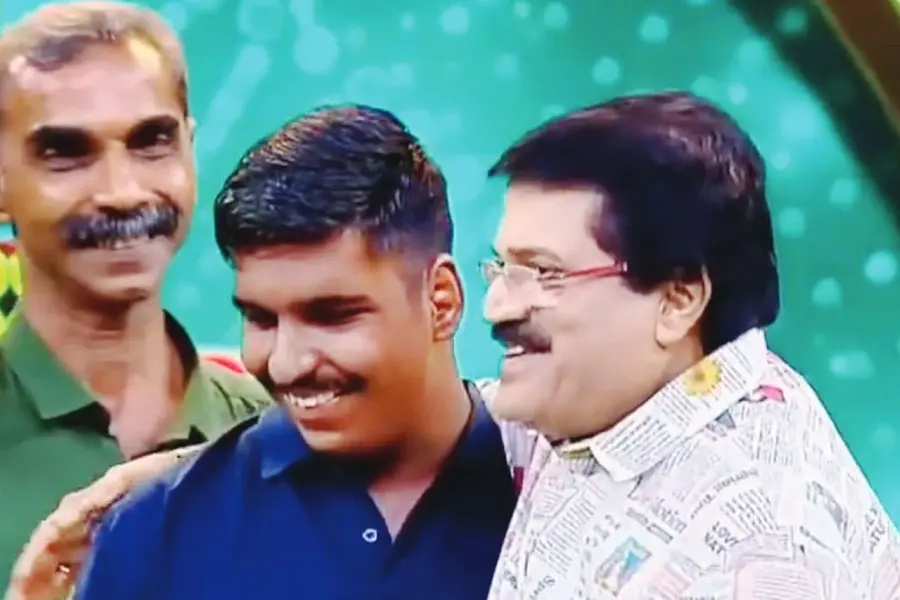 Visually impaired singer meets idol MG Sreekumar, shares stage with him