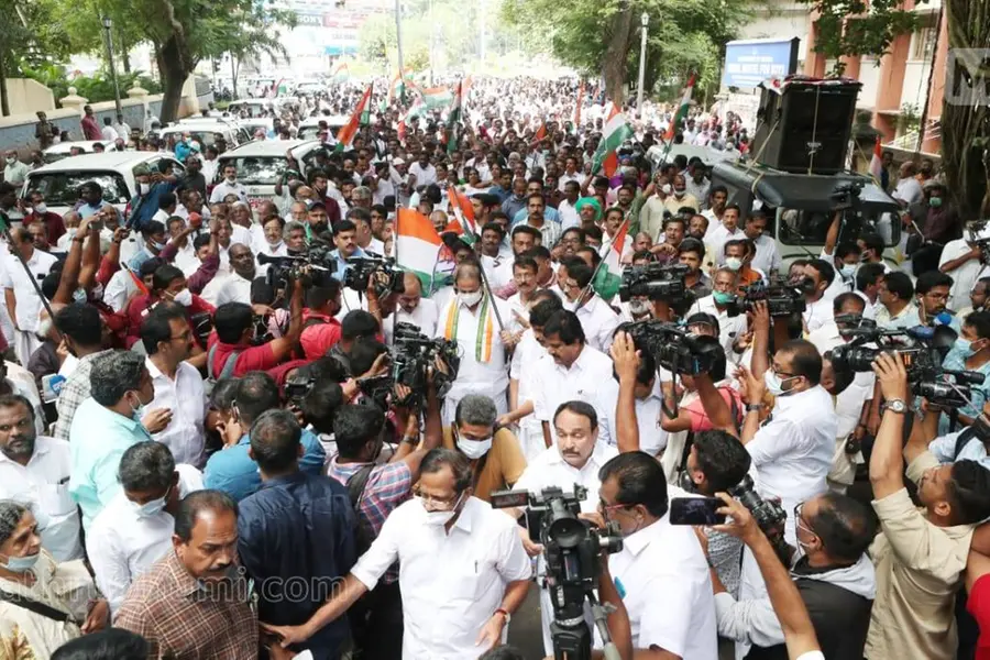 Clashes erupt between Congress workers, police amid Raj Bhavan march against ED