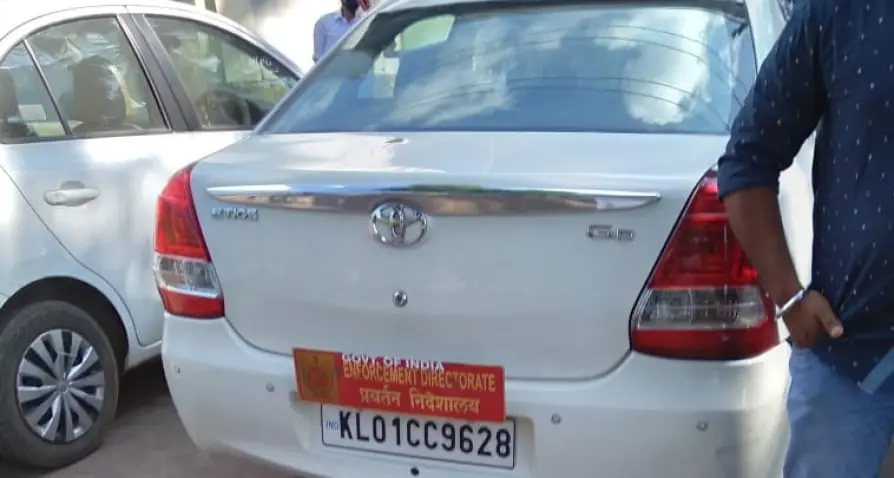 Enforcement Directorate vehicle at  Uralungal Labour Society's headquarters| Photo: Mathrubhumi