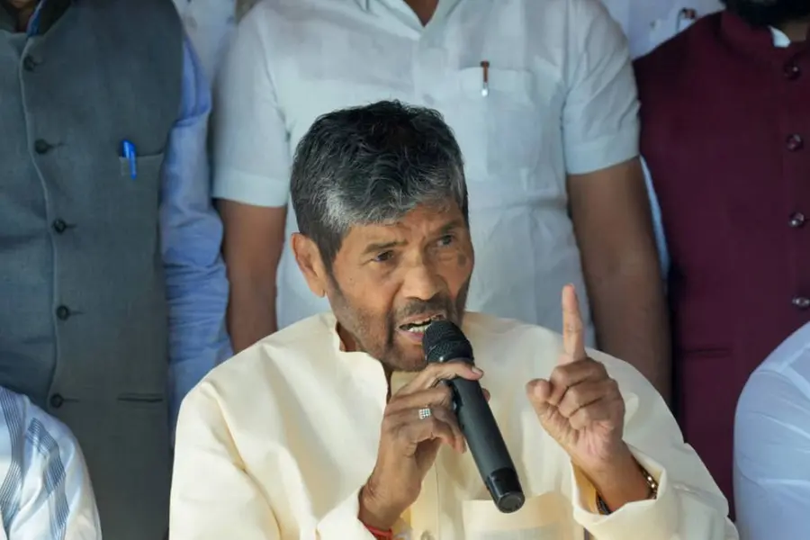 ബിഹാറിലെ സീറ്റ് വിഭജനത്തില് അതൃപ്തി; കേന്ദ്രമന്ത്രി പശുപതി പരസ് രാജിവെച്ചു