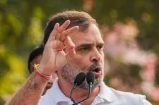 'ജയിലിൽ പോകാനാകില്ല, അമ്മയെ വിളിച്ച് കരഞ്ഞുകൊണ്ടയാൾ പറഞ്ഞു'- പാർട്ടിവിട്ട നേതാവിനെക്കുറിച്ച് രാഹുൽ