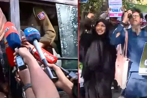 CAA: Jamia Millia, Delhi University witness protests; 5 Malayali students taken into custody