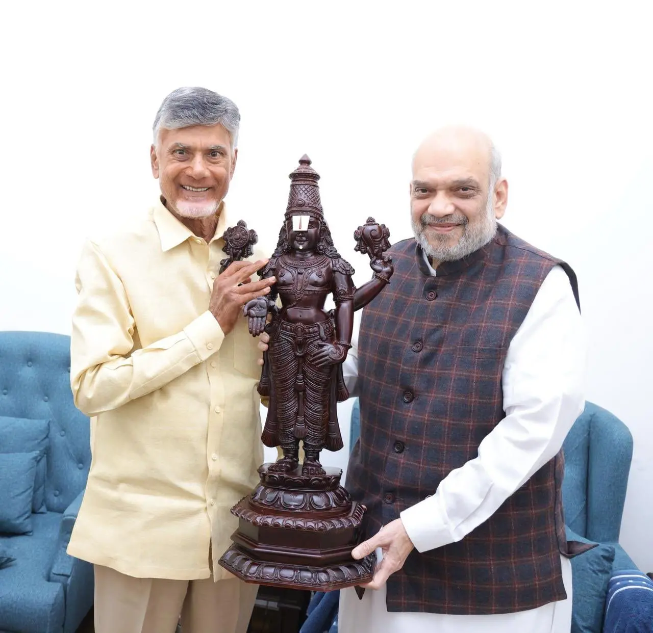 Chandrababu Naidu with Amit Shah | Photo: https://twitter.com/JaiTDP
