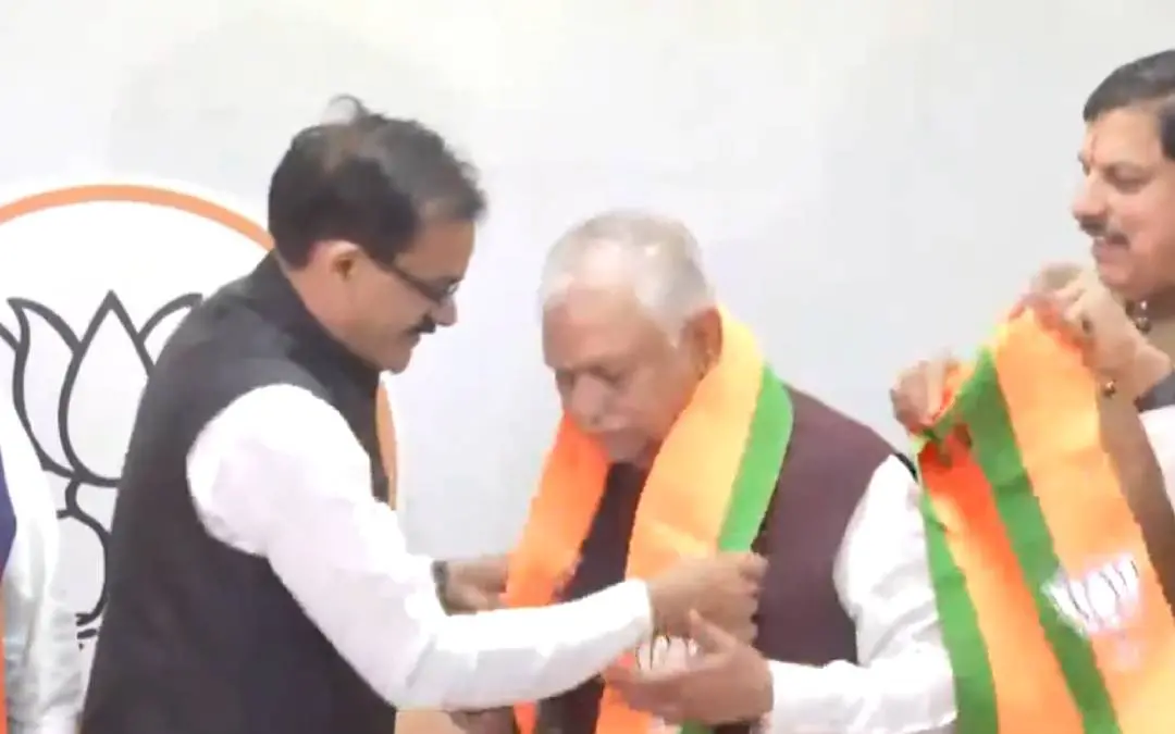 Suresh Pachouri joins BJP. (Screengrab)