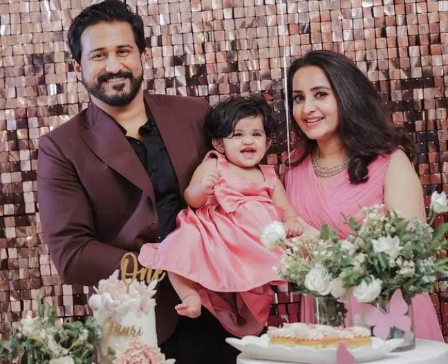 Bhama with family| Photo: Instagram|actressbhamaa