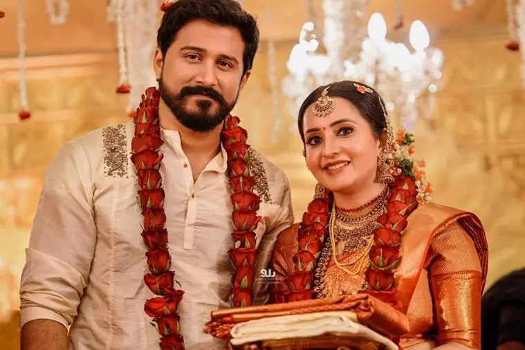 Actress Bhama enters wedlock, see pics