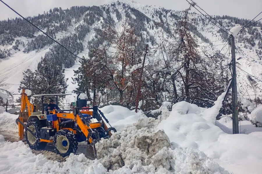 Tourists in HP's Spiti Valley shifted to safer places; 650 roads closed