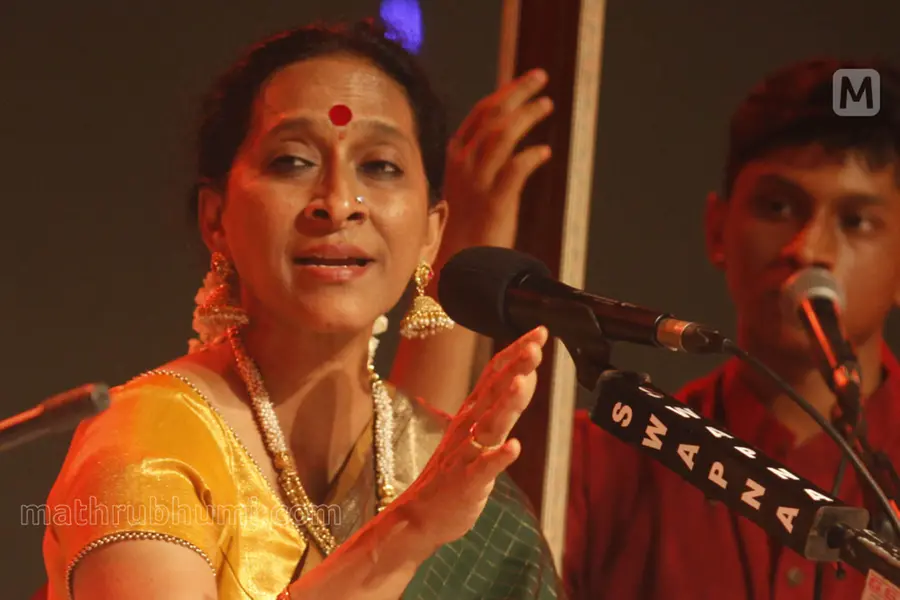ഗായിക ബോംബെ ജയശ്രീ ആശുപത്രിയില്