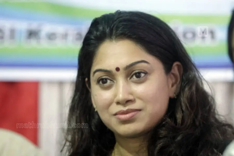 Malayalam director Anjali Menon to make Tamil debut