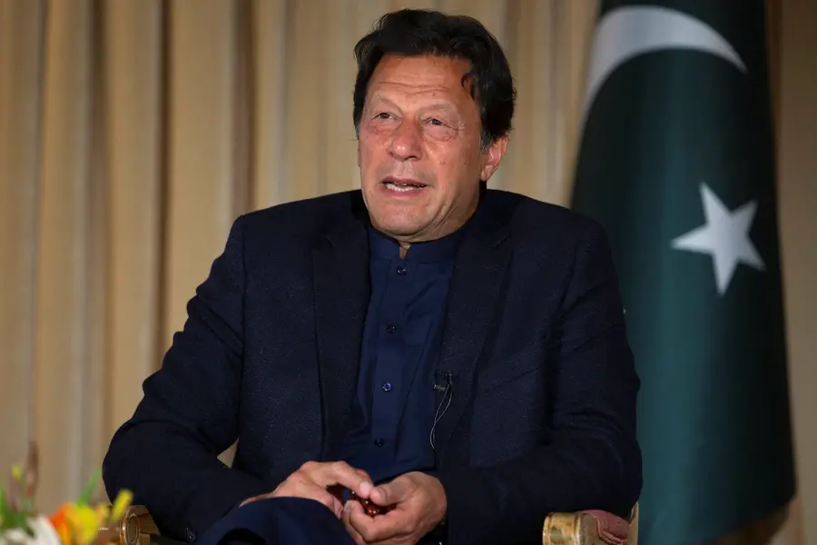 Pakistan opposition begins long march to oust Imran Khan government