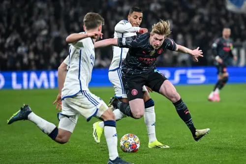 Guardiola hails dazzling De Bruyne as Man City cruise towards Champions League quarters